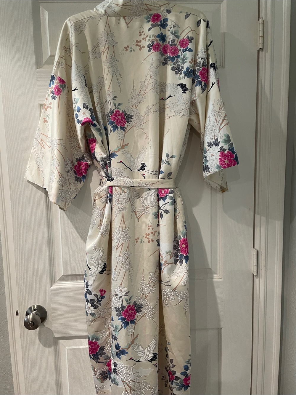 Vintage Japanese Oriental lined Robe beautiful floral/birds Fabric - Picture 6 of 13